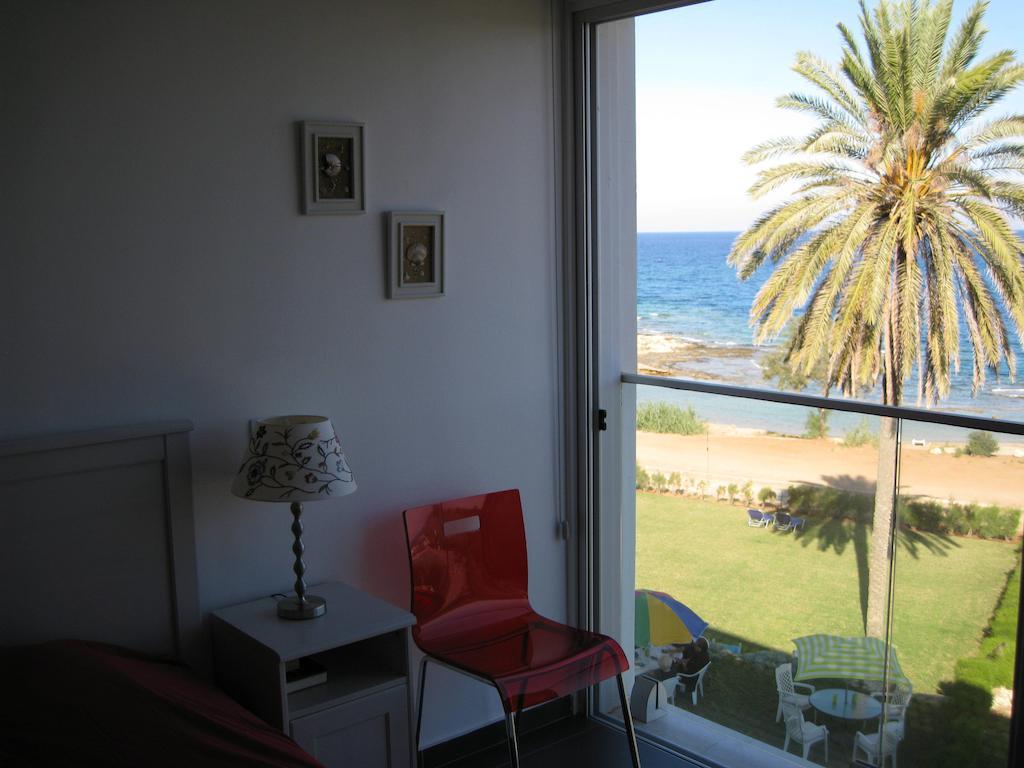 Trident Beach Apartment Protaras Oda fotoğraf